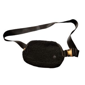 Kyodan Black Sherpa Belt Bag
